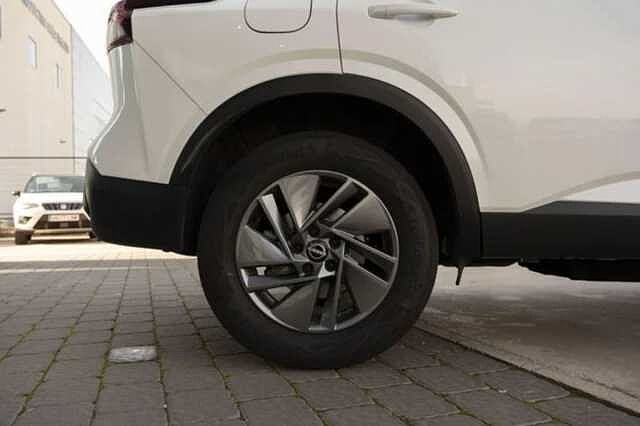 Nissan QASHQAI 1.3DIG-T 140CV ACENTA 2WD MT MHEV E6D-F QASHQAI 1.3DIG-T 140CV ACENTA 2WD MT MHEV E6D-F
