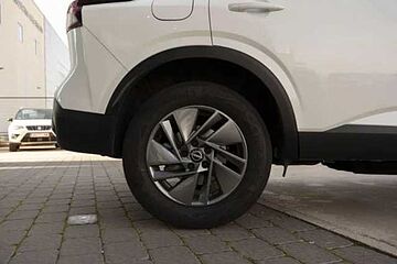 Nissan QASHQAI 1.3DIG-T 140CV ACENTA 2WD MT MHEV E6D-F QASHQAI 1.3DIG-T 140CV ACENTA 2WD MT MHEV E6D-F BLANCO SOLIDO