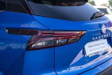 Nissan Qashqai QASHQAI DIG-T E6D 116 KW (158 CV) MHEV 12V XTRONIC 4X2 Magnetic Blue Midnight Black Metalizado